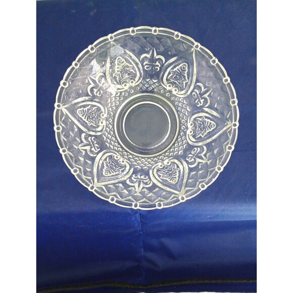 Kig/Malaysia Pressed Glass Candy Nut Dish With Lid Heart Rose Design - Picture 2 of 4